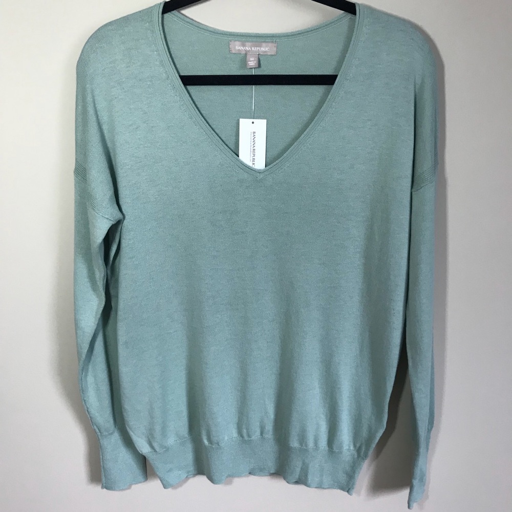 NWT Banana Republic Sage Green Sweater Size Medium